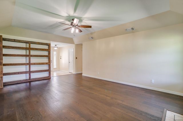 115 Pleasant Oaks Lane, Springtown, TX 76082