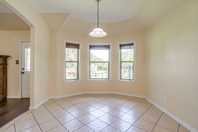 115 Pleasant Oaks Lane, Springtown, TX 76082