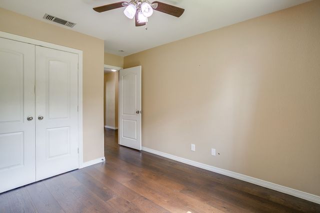 115 Pleasant Oaks Lane, Springtown, TX 76082