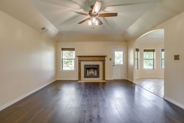115 Pleasant Oaks Lane, Springtown, TX 76082