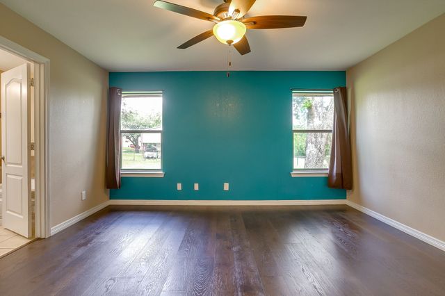 115 Pleasant Oaks Lane, Springtown, TX 76082