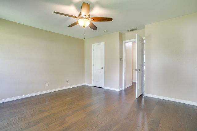 115 Pleasant Oaks Lane, Springtown, TX 76082