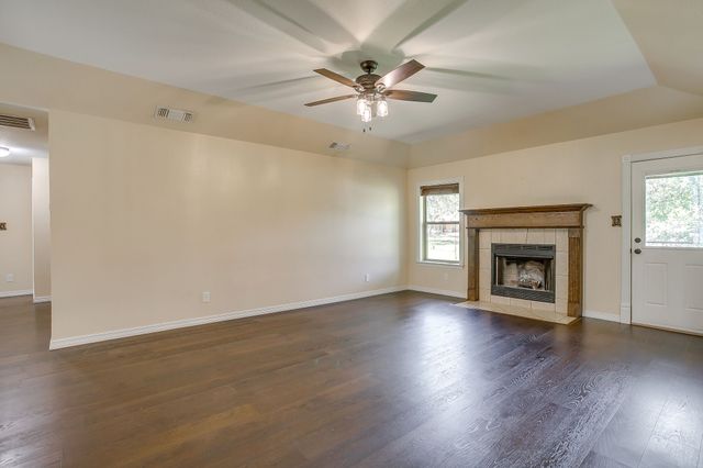 115 Pleasant Oaks Lane, Springtown, TX 76082