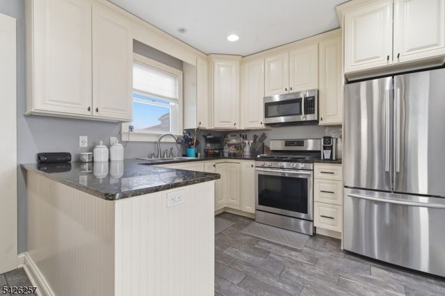 185 Washington Ave, Hawthorne Boro, NJ 07506