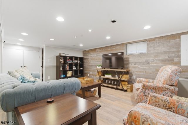 185 Washington Ave, Hawthorne Boro, NJ 07506