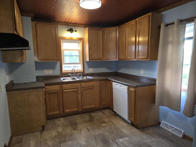 147 E Cotton STREET, Fond Du Lac, WI 54935