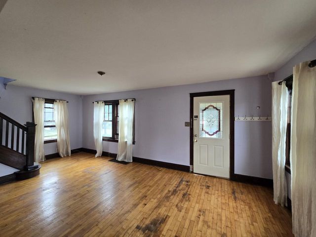 147 E Cotton STREET, Fond Du Lac, WI 54935
