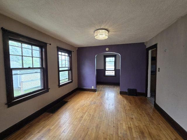 147 E Cotton STREET, Fond Du Lac, WI 54935