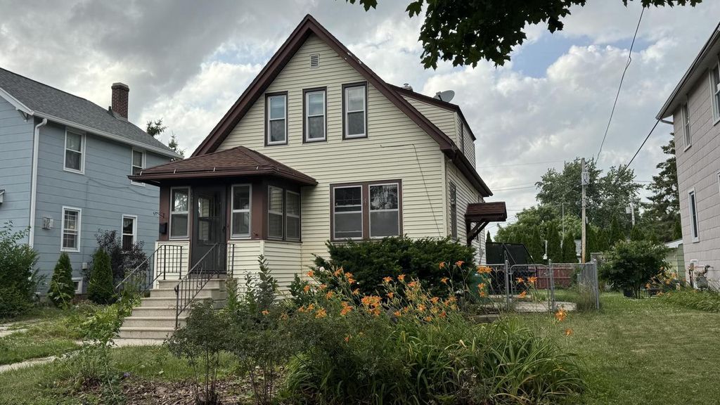 147 E Cotton STREET, Fond Du Lac, WI 54935