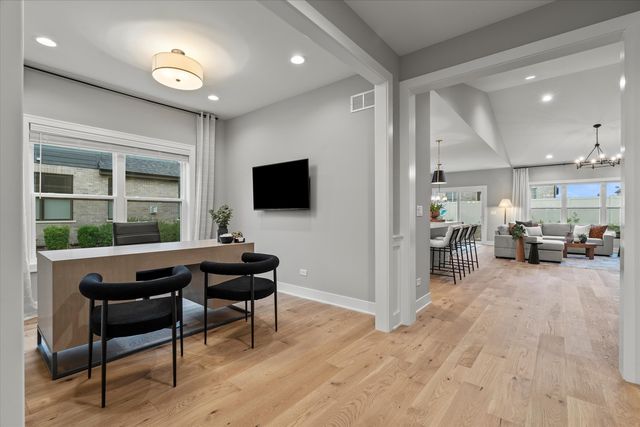 16580 Kayla Drive, Lemont, IL 60439