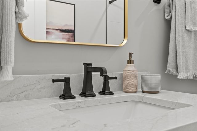 16580 Kayla Drive, Lemont, IL 60439