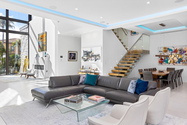 424 Coconut Isle Drive, Fort Lauderdale, FL 33301