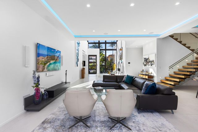 424 Coconut Isle Drive, Fort Lauderdale, FL 33301