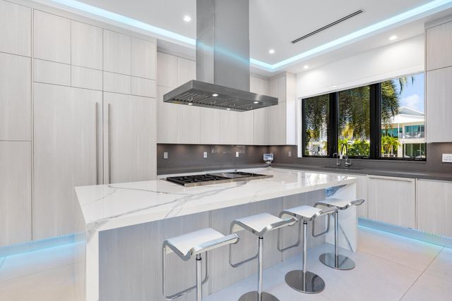 424 Coconut Isle Drive, Fort Lauderdale, FL 33301