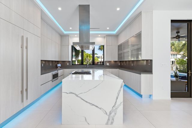 424 Coconut Isle Drive, Fort Lauderdale, FL 33301