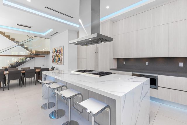 424 Coconut Isle Drive, Fort Lauderdale, FL 33301