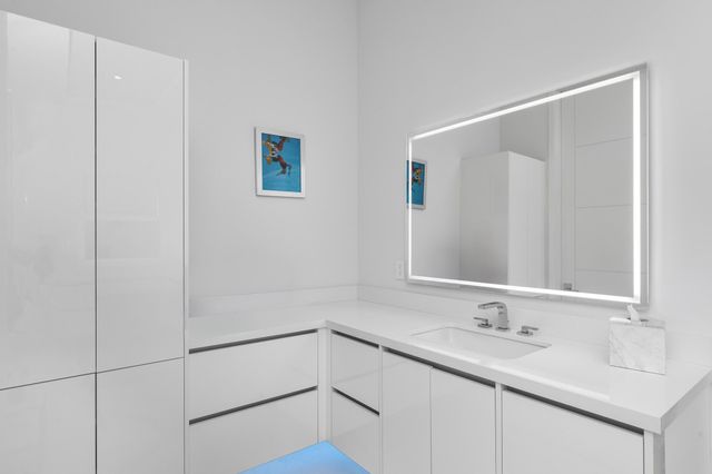 424 Coconut Isle Drive, Fort Lauderdale, FL 33301