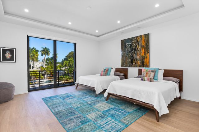 424 Coconut Isle Drive, Fort Lauderdale, FL 33301