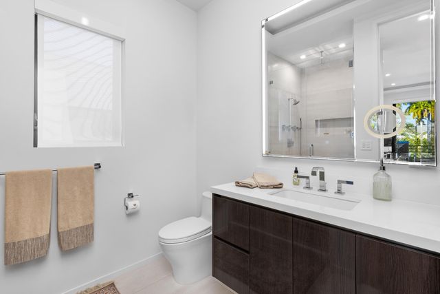 424 Coconut Isle Drive, Fort Lauderdale, FL 33301