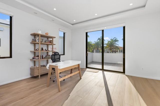 424 Coconut Isle Drive, Fort Lauderdale, FL 33301