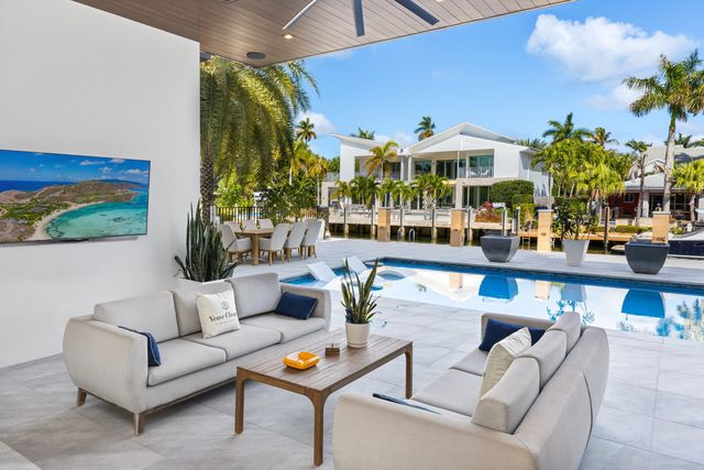 424 Coconut Isle Drive, Fort Lauderdale, FL 33301