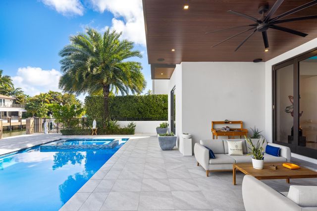 424 Coconut Isle Drive, Fort Lauderdale, FL 33301