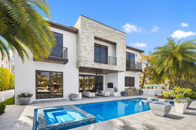 424 Coconut Isle Drive, Fort Lauderdale, FL 33301