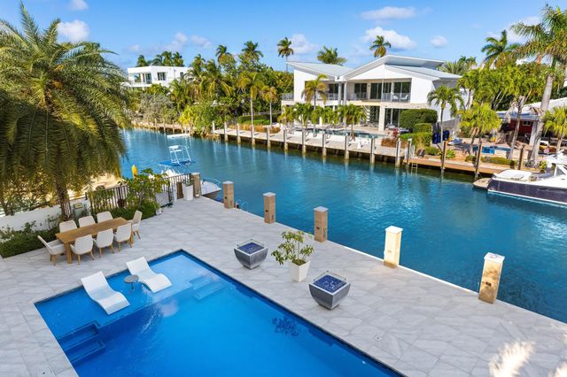 424 Coconut Isle Drive, Fort Lauderdale, FL 33301