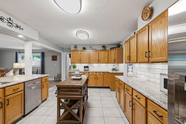 130 Gaybourne Way, Versailles, KY 40383