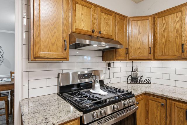 130 Gaybourne Way, Versailles, KY 40383