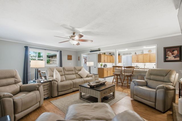 130 Gaybourne Way, Versailles, KY 40383