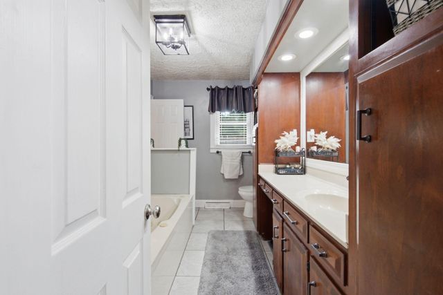 130 Gaybourne Way, Versailles, KY 40383
