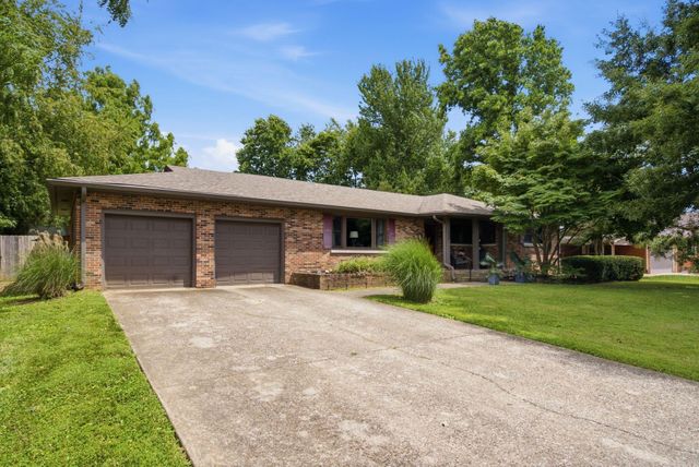 130 Gaybourne Way, Versailles, KY 40383