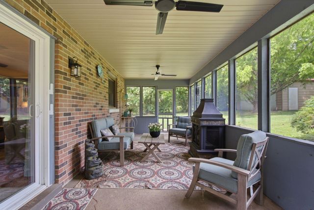 130 Gaybourne Way, Versailles, KY 40383