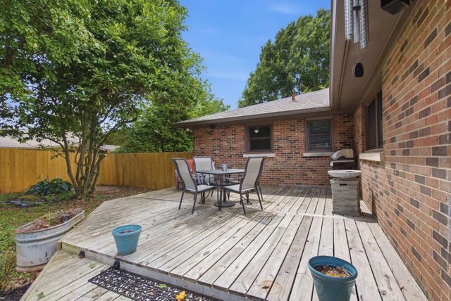 130 Gaybourne Way, Versailles, KY 40383