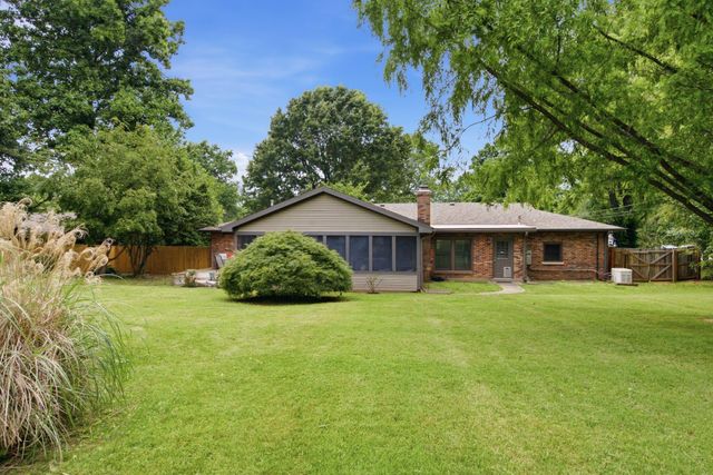 130 Gaybourne Way, Versailles, KY 40383