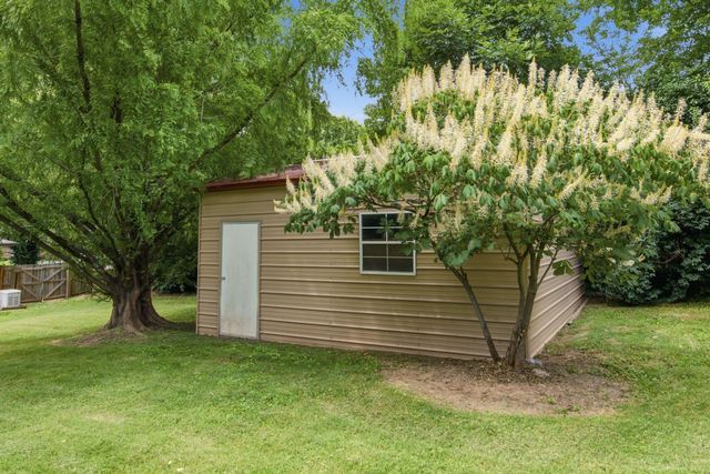 130 Gaybourne Way, Versailles, KY 40383
