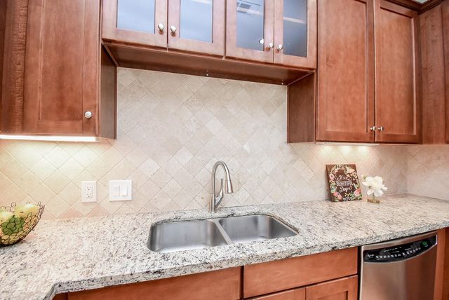 2211 Briarglen Drive 705, Houston, TX 77027