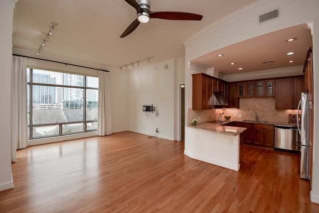 2211 Briarglen Drive 705, Houston, TX 77027
