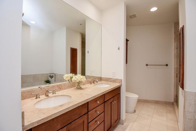 2211 Briarglen Drive 705, Houston, TX 77027