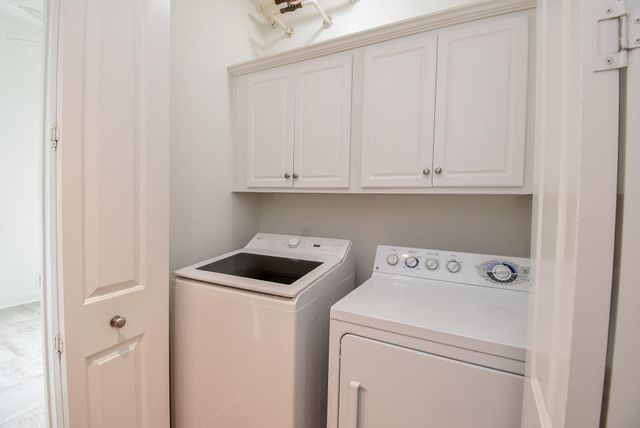 2211 Briarglen Drive 705, Houston, TX 77027