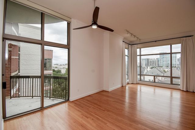 2211 Briarglen Drive 705, Houston, TX 77027