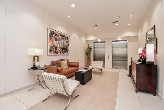 2211 Briarglen Drive 705, Houston, TX 77027