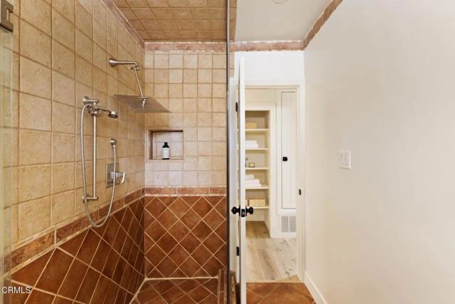 4558 Don Pio Drive, Los Angeles, CA 91364