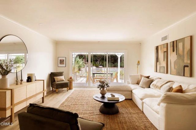 4558 Don Pio Drive, Los Angeles, CA 91364