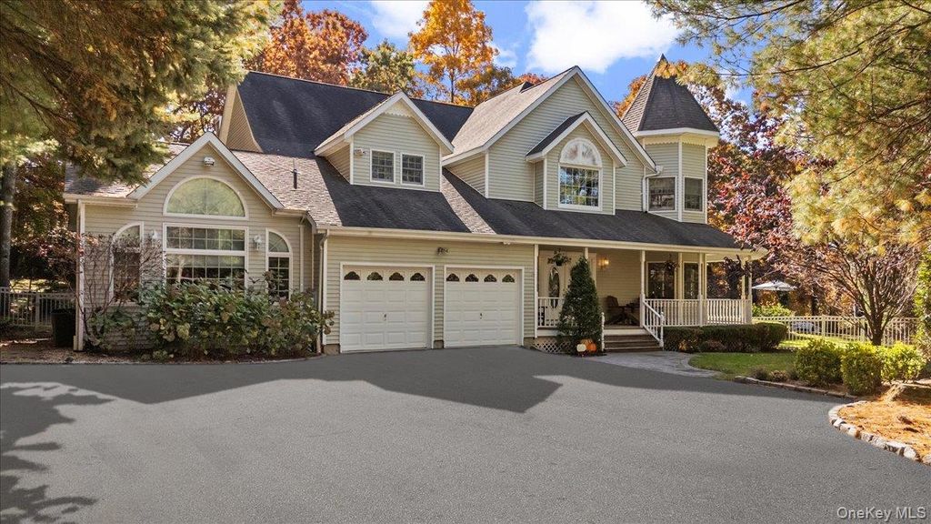 1040 Washington Avenue, Plainview, NY 11803 — exterior