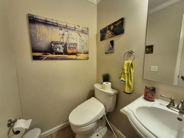 2910 W SITIOS STREET, Tampa, FL 33629