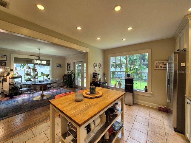 2910 W SITIOS STREET, Tampa, FL 33629