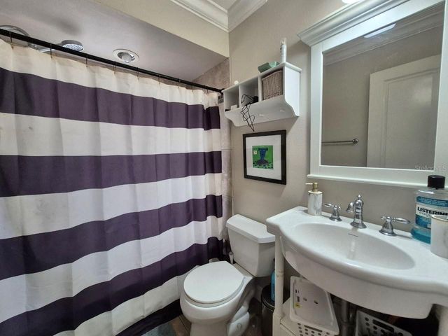 2910 W SITIOS STREET, Tampa, FL 33629