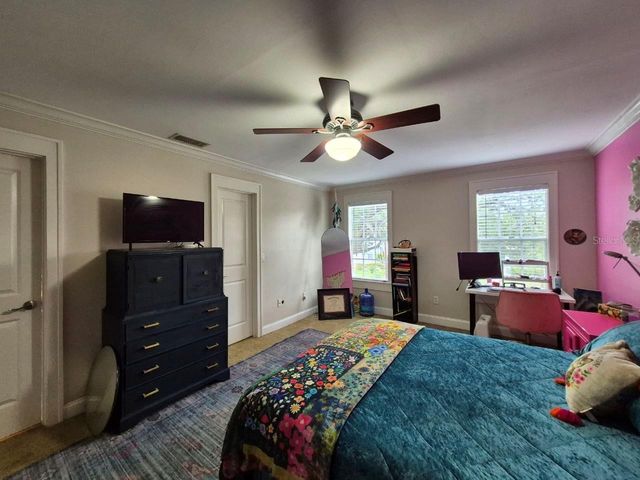 2910 W SITIOS STREET, Tampa, FL 33629